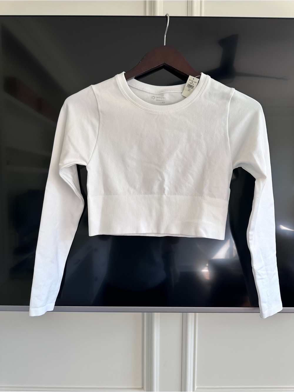 NWT OFFLINE by Aerie White Seamless Cropped Long Sleeve Workout Top Small